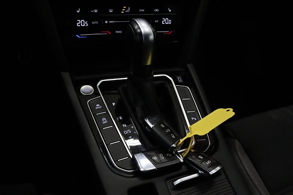 Volkswagen Passat Alltrack 27 of 30