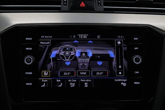 Volkswagen Passat Alltrack 25 of 30