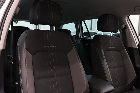 Volkswagen Passat Alltrack 14 of 30