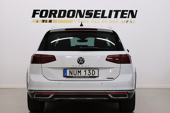 Volkswagen Passat Alltrack 5 of 30