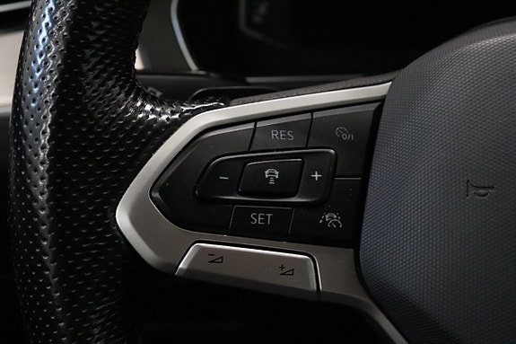 Volkswagen Passat Alltrack 18 of 30