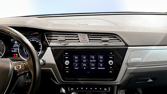 Volkswagen Touran 9 of 19