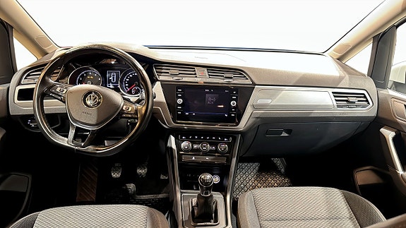 Volkswagen Touran 10 of 19
