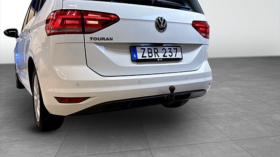 Volkswagen Touran 13 of 19