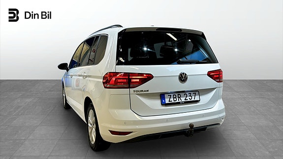 Volkswagen Touran 3 of 19