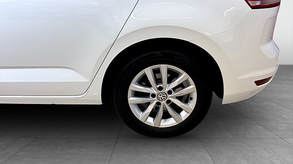 Volkswagen Touran 6 of 19