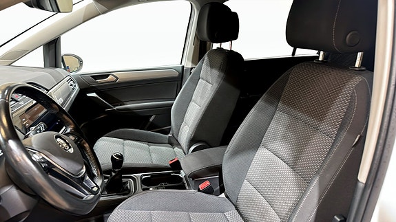 Volkswagen Touran 8 of 19