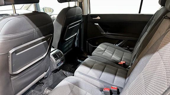 Volkswagen Touran 11 of 19