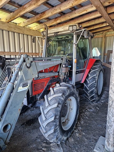 Massey Ferguson 3050 2 of 7
