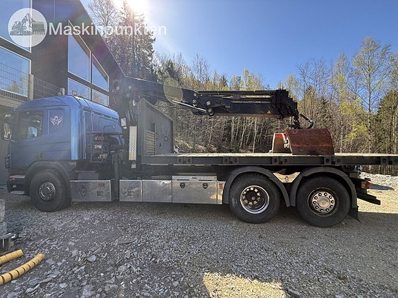 SCANIA P400LB6X2*4HNA Kranväxlare med flak och skopa 7 of 27