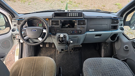 Ford Transit 8 of 12