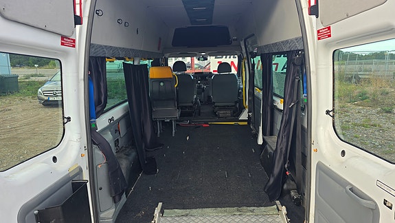 Ford Transit 6 of 12