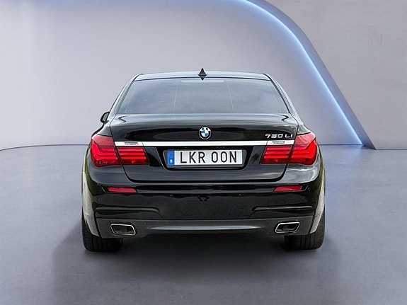 BMW 750Li 5 of 25