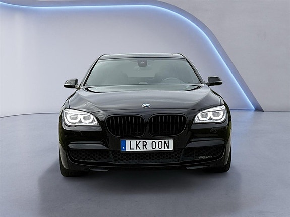BMW 750Li 9 of 25