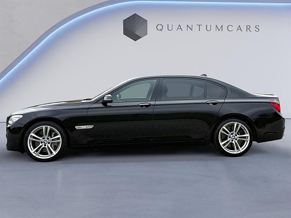 BMW 750Li 2 of 25