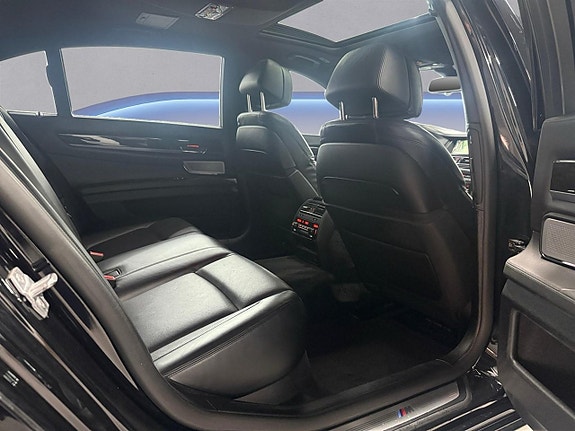 BMW 750Li 24 of 25