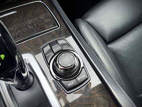 BMW 750Li 22 of 25