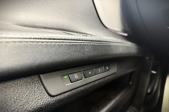 BMW 750Li 17 of 25