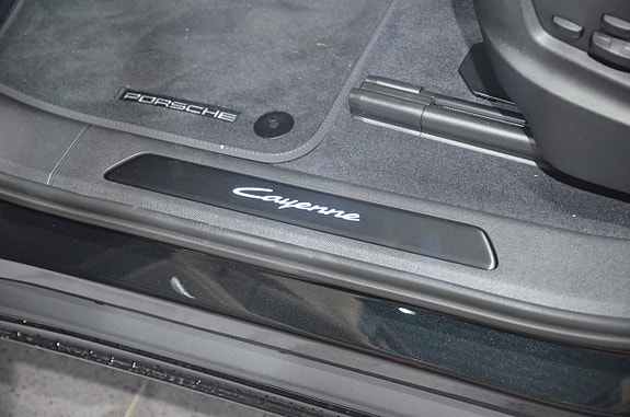 Porsche Cayenne 21 of 22
