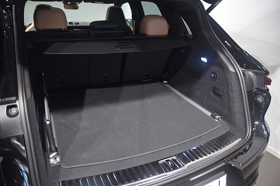 Porsche Cayenne 14 of 22