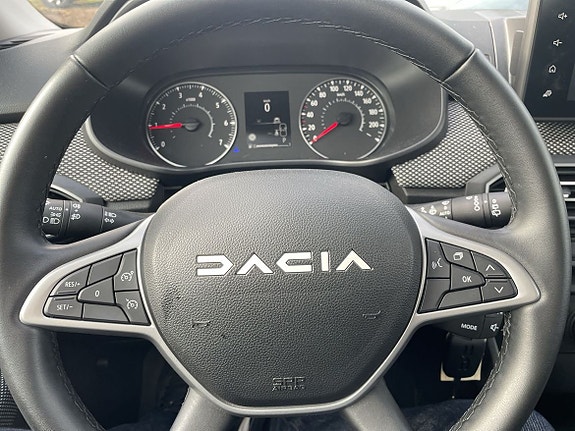 Dacia Sandero 8 of 8