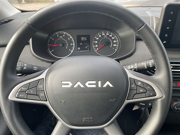 Dacia Sandero 8 of 8