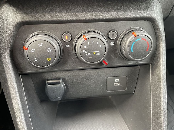 Dacia Sandero 7 of 8