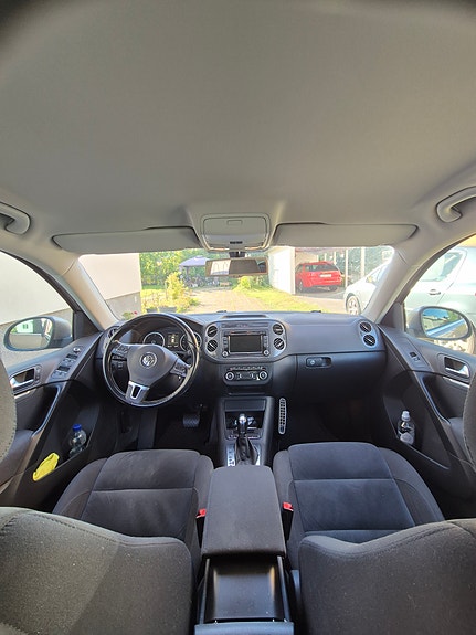 Volkswagen Tiguan 3 of 10