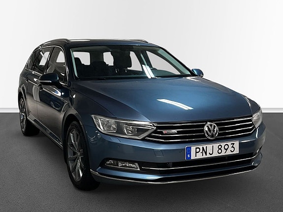 Volkswagen Passat 3 of 10