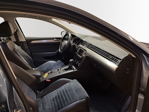 Volkswagen Passat 9 of 10
