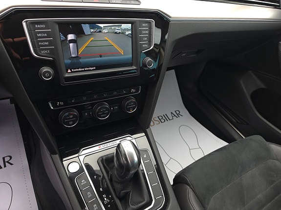 Volkswagen Passat 11 of 13