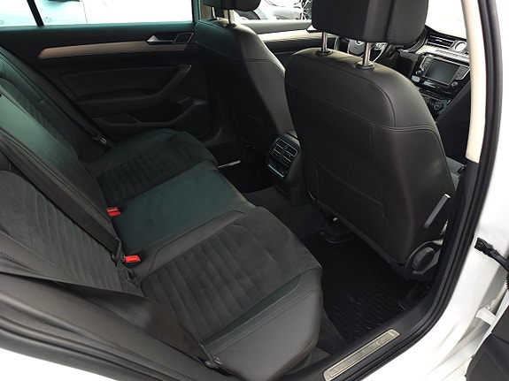 Volkswagen Passat 10 of 13