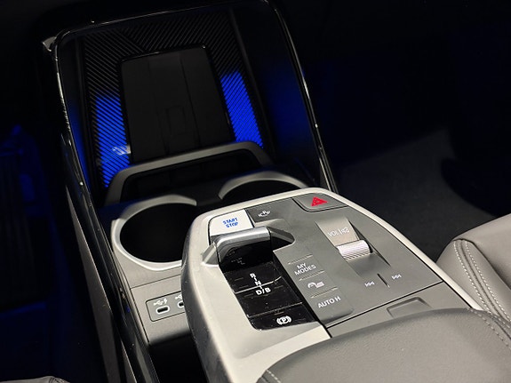 BMW iX1 15 of 19