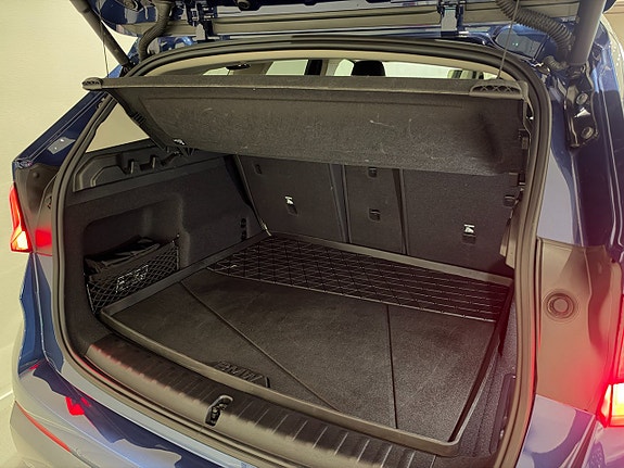 BMW iX1 6 of 19