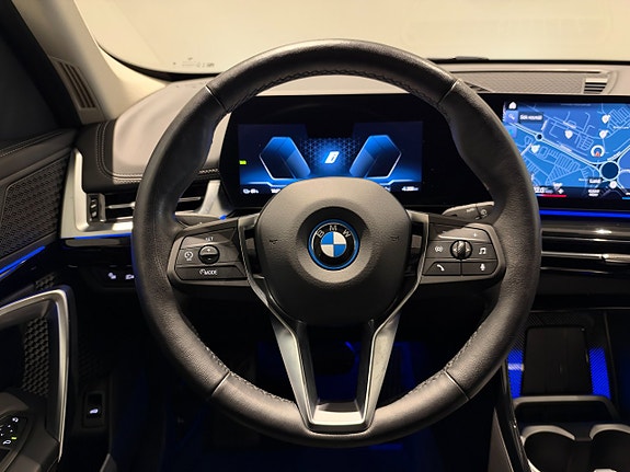 BMW iX1 13 of 19