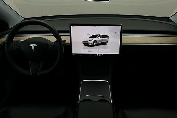 Tesla Model Y 3 of 3