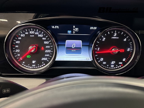 Mercedes-Benz E220 11 of 15