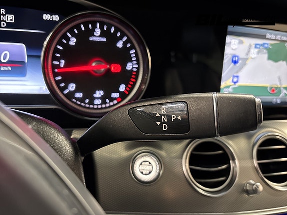 Mercedes-Benz E220 13 of 15