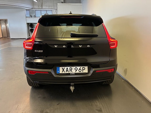 Volvo EX40 7 of 22