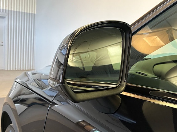 Volvo EX40 13 of 22