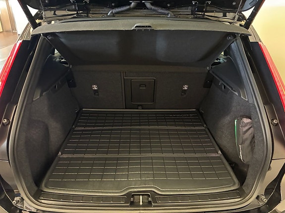 Volvo EX40 9 of 22