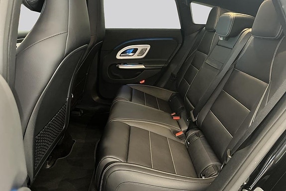 Mercedes-Benz CLA350 9 of 21