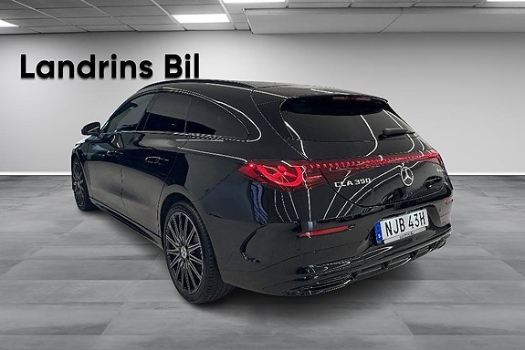 Mercedes-Benz CLA350 5 of 21