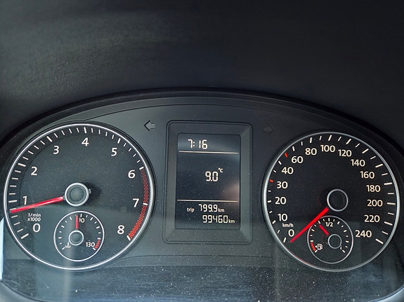 Volkswagen Caddy Maxi 12 of 12