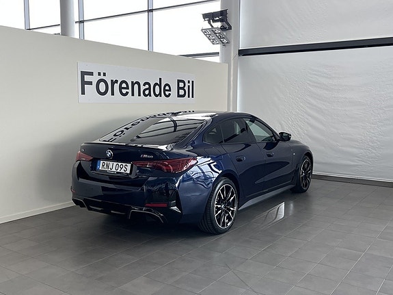 BMW i4 13 of 14