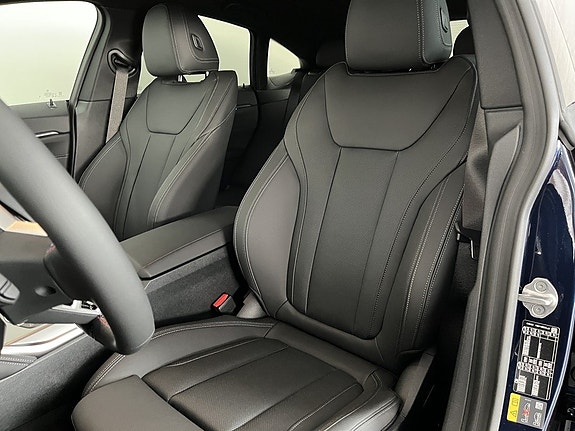 BMW i4 7 of 14