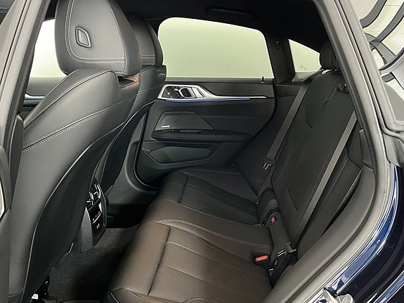 BMW i4 11 of 14