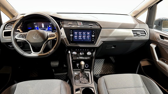 Volkswagen Touran 10 of 22