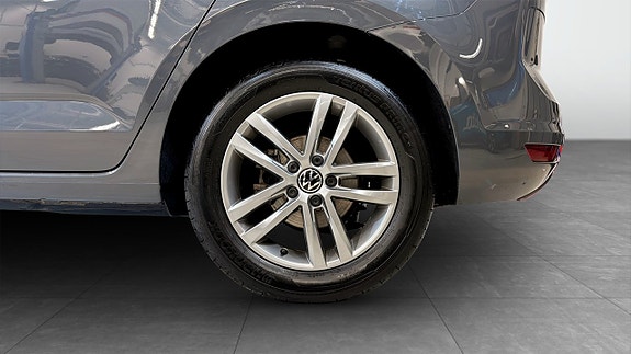 Volkswagen Touran 6 of 22