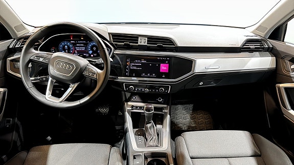 Audi Q3 10 of 20